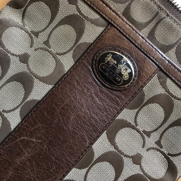 Coach - Picture 2 of 3